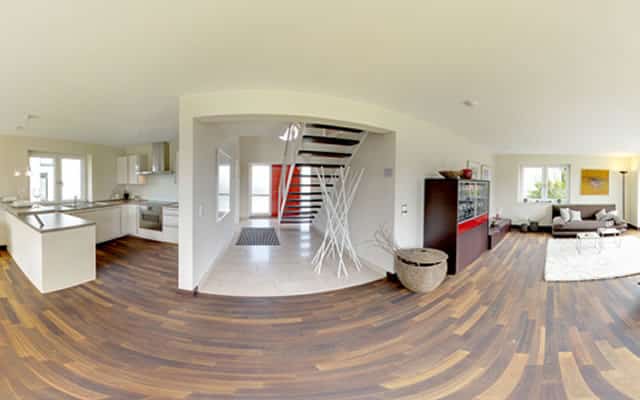 Eine Immobilien Besichtigung eines Musterhauses jetzt auch als virtueller 360 Grad Rundgang.